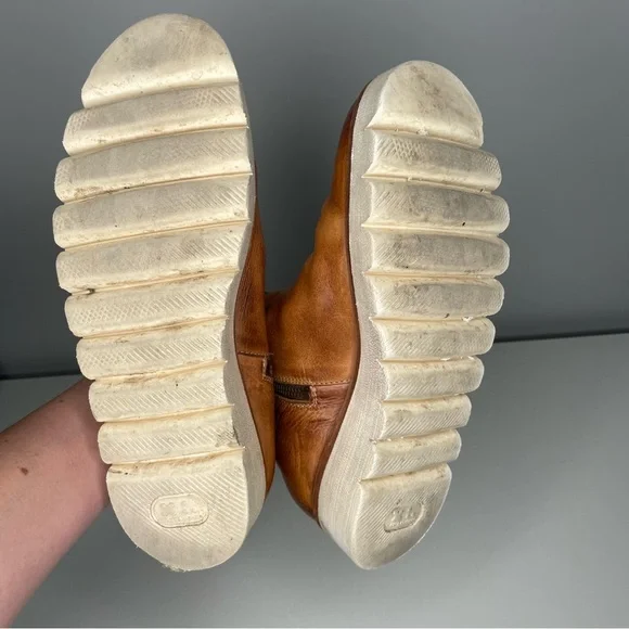 BED STU Lydyi Bootie in Tan Rustic Distressed Leather Lugged Sole Boot Size 8 - Picture 5 of 11